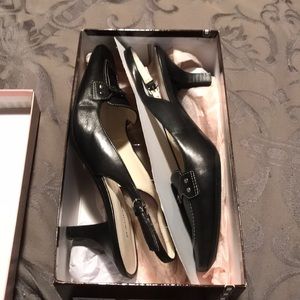Bandolino Black leather heels